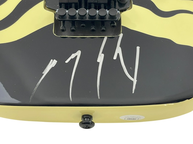 George Lynch Signed Yellow Tiger Stripe Replica Guitar Dokken - Image 4