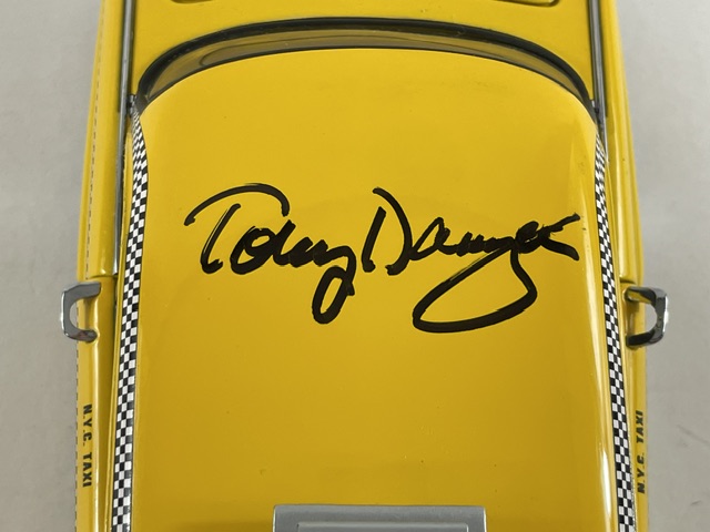 Tony Danza Autographed 1981 New York Checker Taxi Cab Car 1:18 Scale Sunstar COA - Image 2